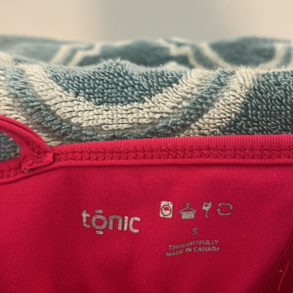 🌺🌺🌺TONIC TANK TOP SIZE SMALL COLOUR BERRY RED, RARELY WORN, LIKE NEW! - Picture 13 of 13